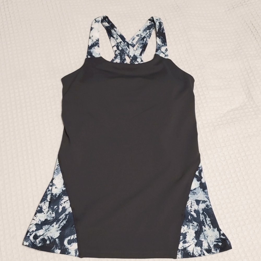 GAIAM exercise cross strap tank. Size XS